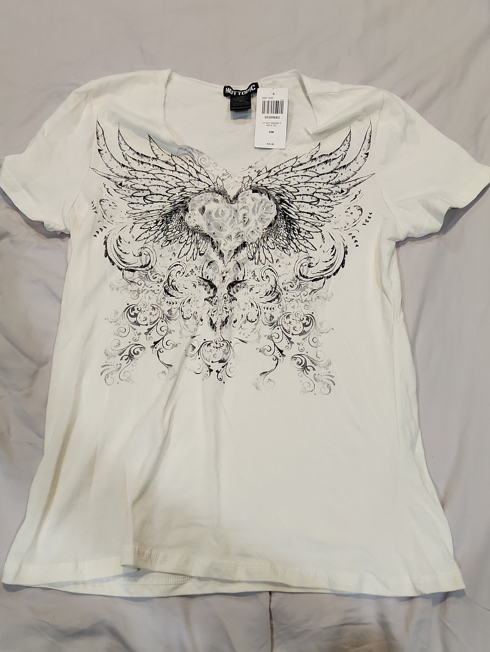 White Graphic Heart & Wings Tee - Hot Topic size small NWT